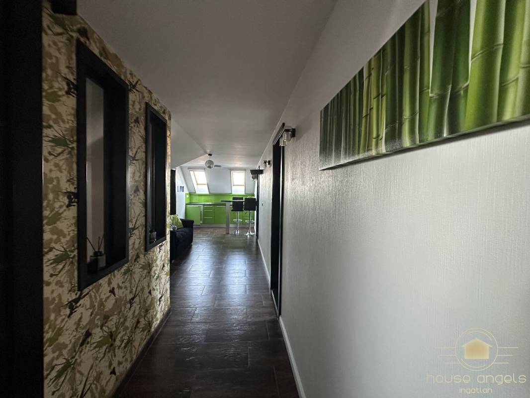 Eladó egy 4 hálószobás családi ház minőségi, luxus enteriőrrel  a XVII. kerület csendes részén