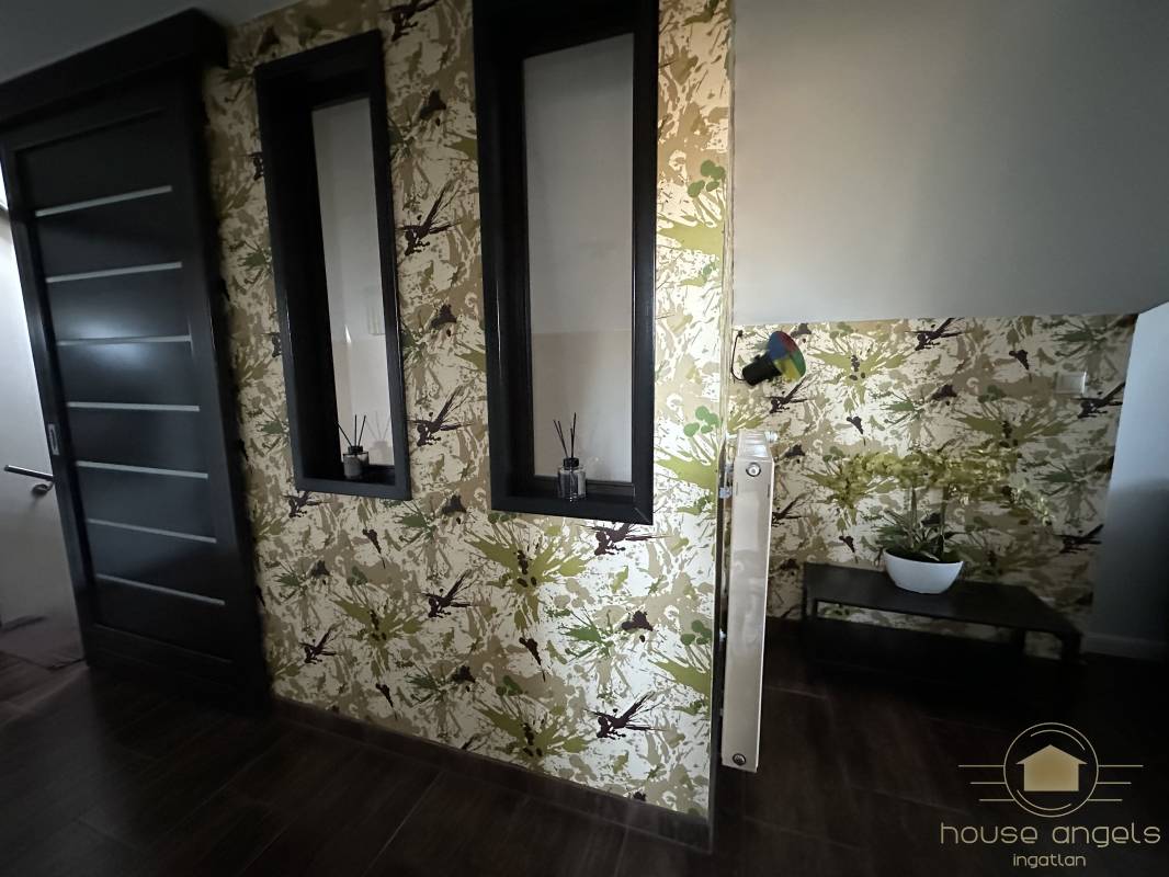 Eladó egy 4 hálószobás családi ház minőségi, luxus enteriőrrel  a XVII. kerület csendes részén