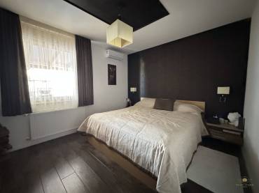 Eladó egy 4 hálószobás családi ház minőségi, luxus enteriőrrel  a XVII. kerület csendes részén