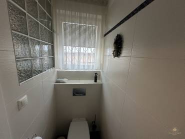 Eladó egy 4 hálószobás családi ház minőségi, luxus enteriőrrel  a XVII. kerület csendes részén