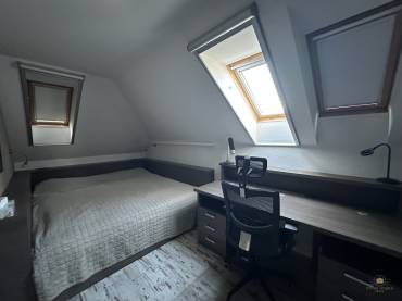 Eladó egy 4 hálószobás családi ház minőségi, luxus enteriőrrel  a XVII. kerület csendes részén