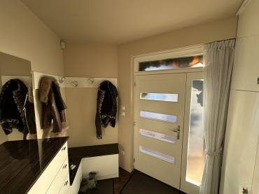 Eladó egy 4 hálószobás családi ház minőségi, luxus enteriőrrel  a XVII. kerület csendes részén