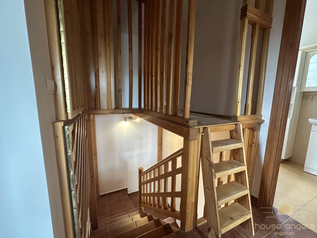 Dupla fürdőszobás, 4 hálószobás szélső sorházi lakás eladó a Liget Lakóparkban