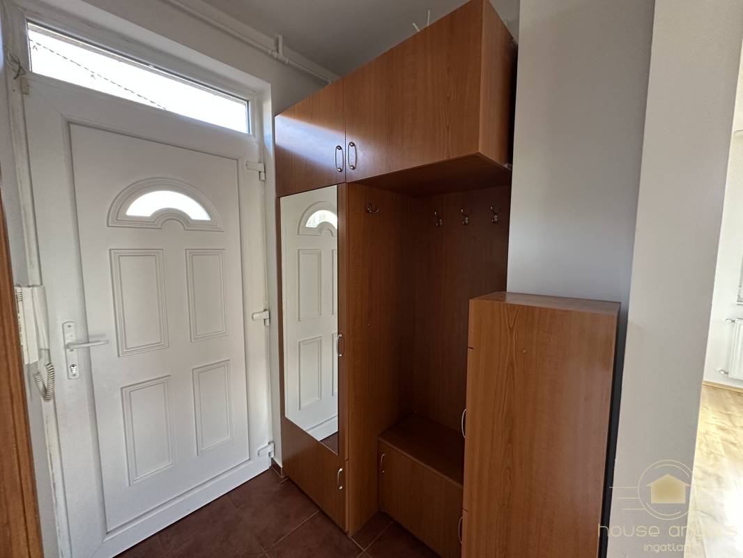 Dupla fürdőszobás, 4 hálószobás szélső sorházi lakás eladó a Liget Lakóparkban