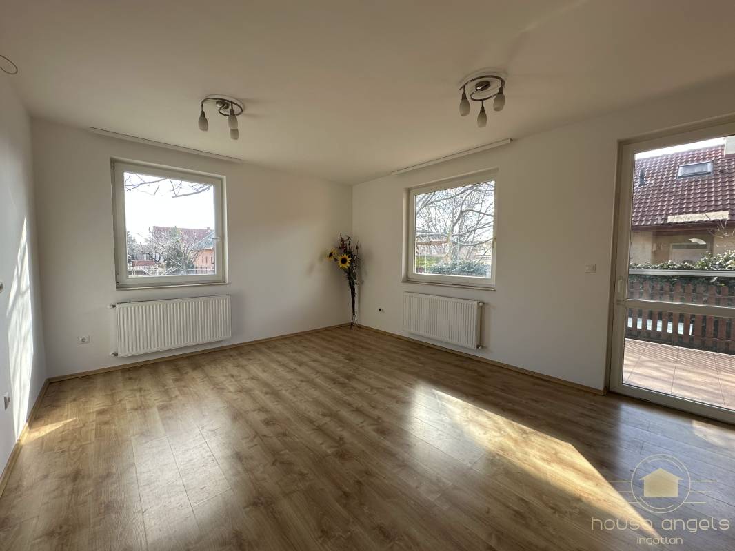 Dupla fürdőszobás, 4 hálószobás szélső sorházi lakás eladó a Liget Lakóparkban