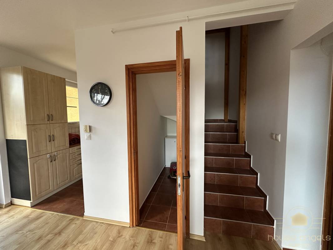 Dupla fürdőszobás, 4 hálószobás szélső sorházi lakás eladó a Liget Lakóparkban