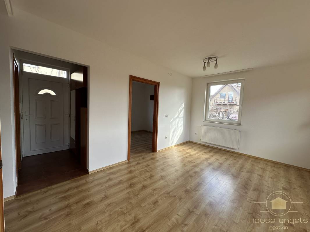 Dupla fürdőszobás, 4 hálószobás szélső sorházi lakás eladó a Liget Lakóparkban