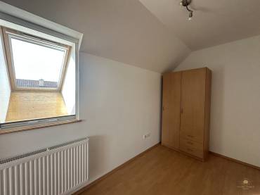 Dupla fürdőszobás, 4 hálószobás szélső sorházi lakás eladó a Liget Lakóparkban