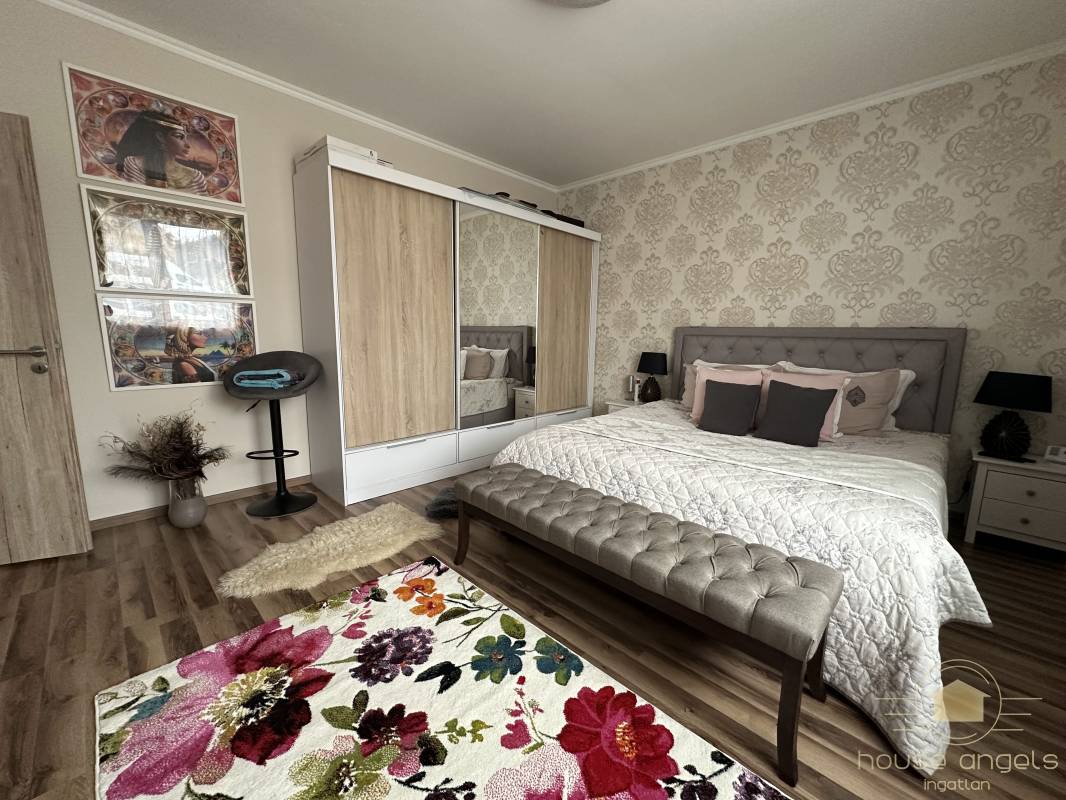 Egyszintes, két generációs családi ház extrán felújítva eladó Gyömrőn