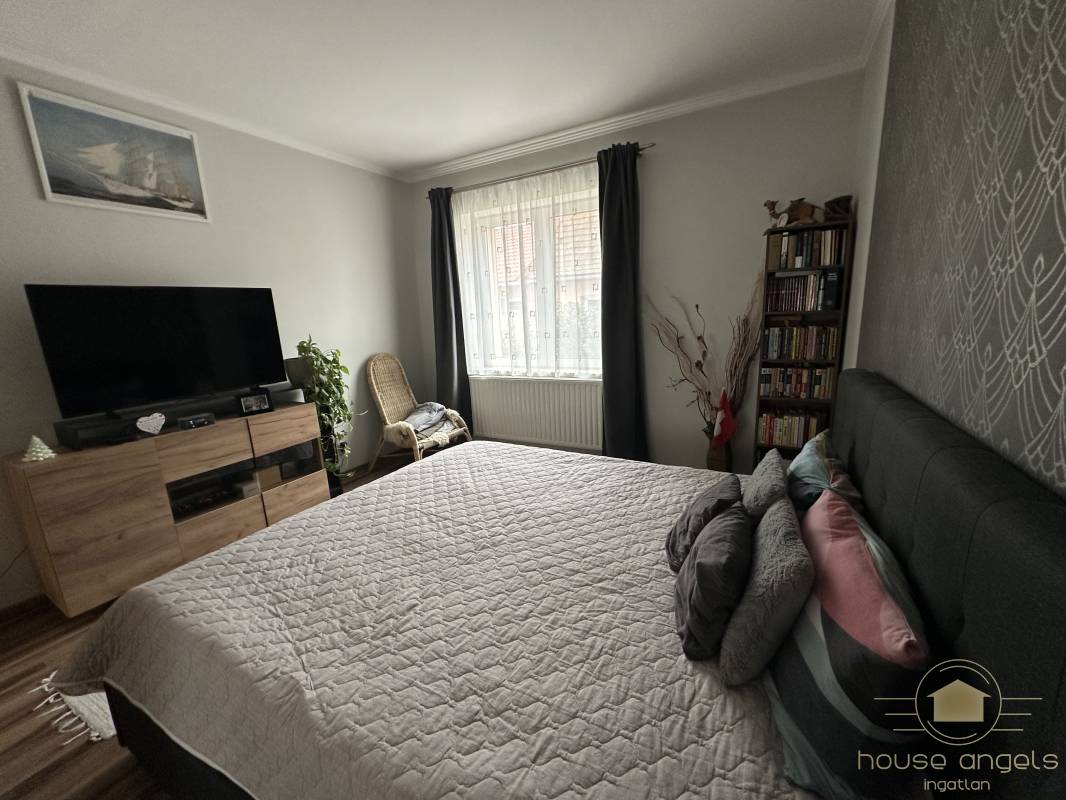 Egyszintes, két generációs családi ház extrán felújítva eladó Gyömrőn