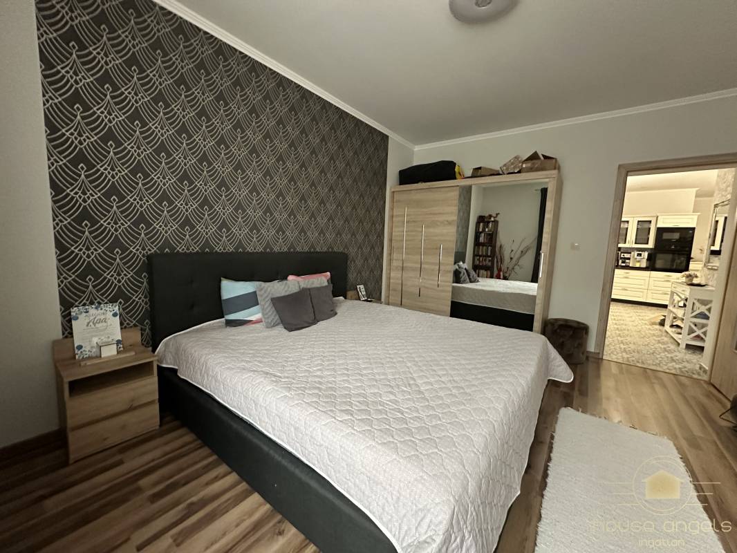 Egyszintes, két generációs családi ház extrán felújítva eladó Gyömrőn