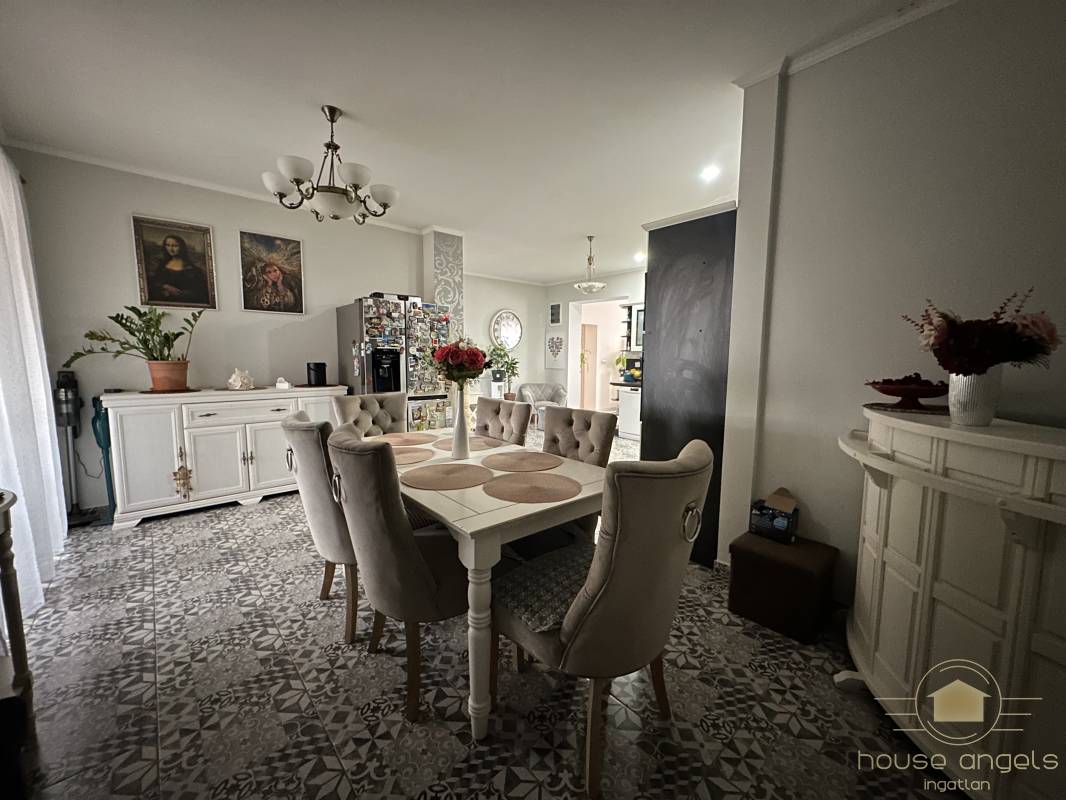 Egyszintes, két generációs családi ház extrán felújítva eladó Gyömrőn