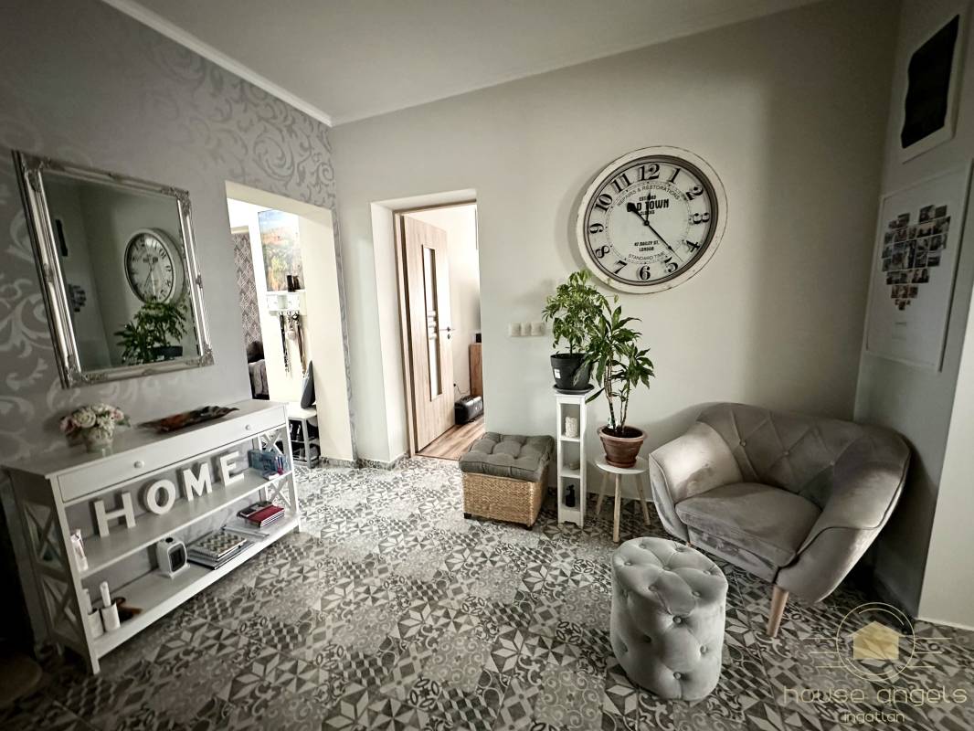 Egyszintes, két generációs családi ház extrán felújítva eladó Gyömrőn