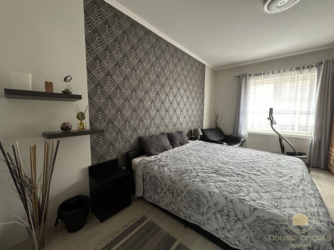 Egyszintes, két generációs családi ház extrán felújítva eladó Gyömrőn