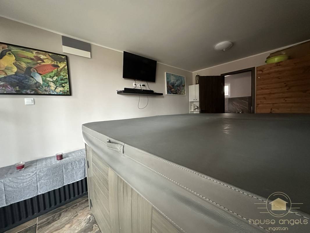 Egyszintes, két generációs családi ház extrán felújítva eladó Gyömrőn