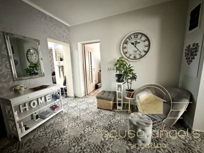 Egyszintes, két generációs családi ház extrán felújítva eladó Gyömrőn