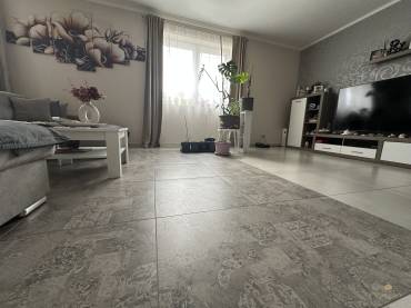 Egyszintes, két generációs családi ház extrán felújítva eladó Gyömrőn