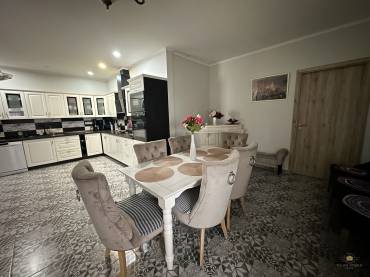 Egyszintes, két generációs családi ház extrán felújítva eladó Gyömrőn