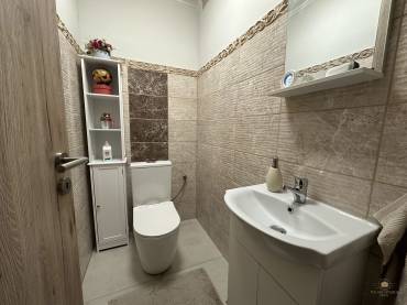 Egyszintes, két generációs családi ház extrán felújítva eladó Gyömrőn