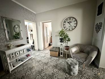 Egyszintes, két generációs családi ház extrán felújítva eladó Gyömrőn