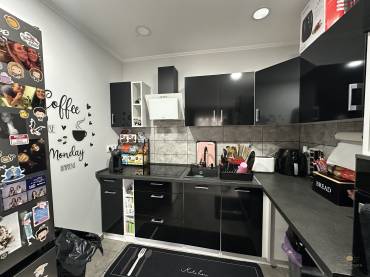 Egyszintes, két generációs családi ház extrán felújítva eladó Gyömrőn